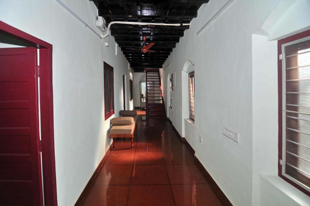 Lake County Heritage Home Kochi Exterior photo