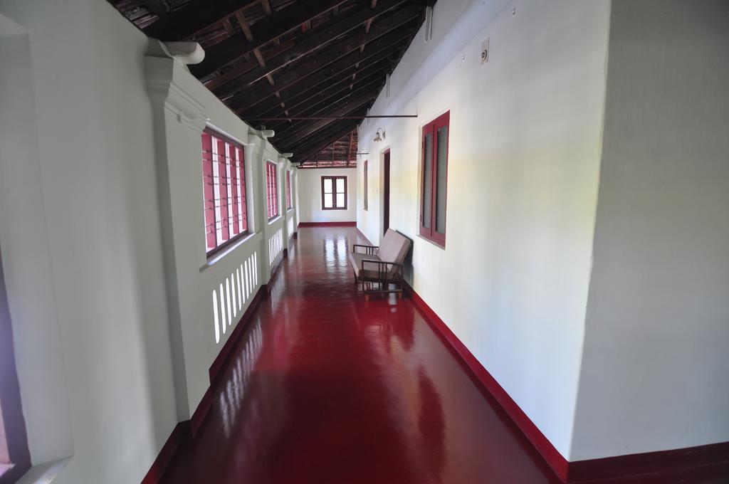 Lake County Heritage Home Kochi Exterior photo