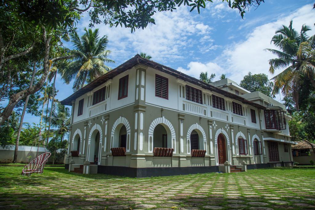 Lake County Heritage Home Kochi Exterior photo