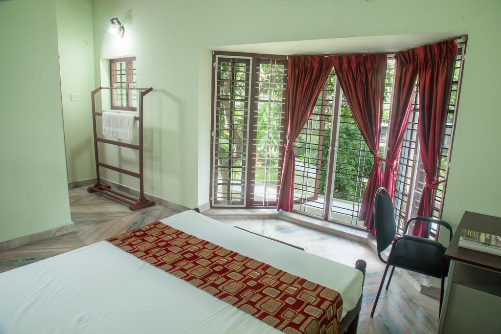 Lake County Heritage Home Kochi Exterior photo
