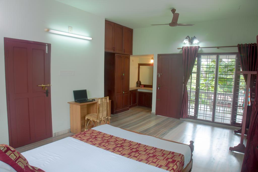 Lake County Heritage Home Kochi Exterior photo